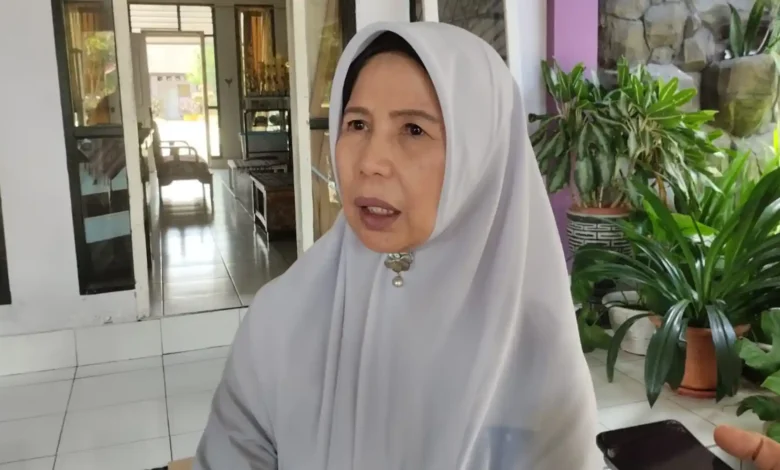 Kepala Sekolah SMKN 1 Gerung, Erni Zuhara saat diwawancarai NTBSatu beberapa waktu lalu, Februari 2026.