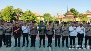 Foto bersama jajaran Polres Lombok Utara dan Tim Penerimaan Mahasiswa Baru (PMB) UNIZAR usai sosialisasi PMB Tahun Akademik 2026/2027 di halaman Mapolres Lombok Utara, Senin, 3 Agustus 2026.