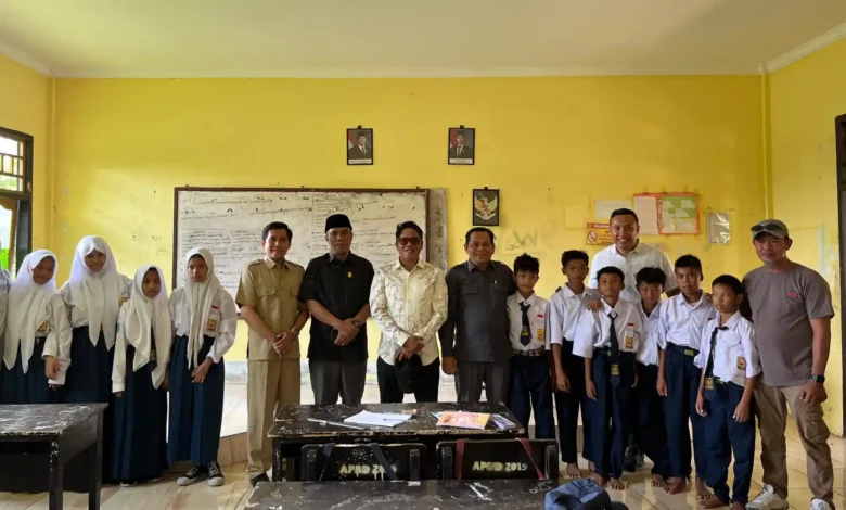 Komisi IV DPRD Kota Mataram melakukan sidak ke SMPN 18 Mataram, Senin, 3 Agustus 2026.