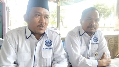Ketua Gapensi Lobar, Khaerudin (kiri) dan Bendahara Gapensi Lobar, Toni Kuswandi (kanan) saat diwawancarai, Senin, 3 Agustus 2026.