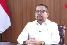 Kepala Bakom RI, Muhammad Qodari, saat umumkan perpanjangan WFH bagi ASN pada Senin, 3 Agustus 2026.