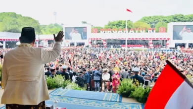 Suasana Upacara HUT ke-80 Kemerdekaan RI di kawasan Istana Merdeka, Jakarta, yang dipadati masyarakat.
