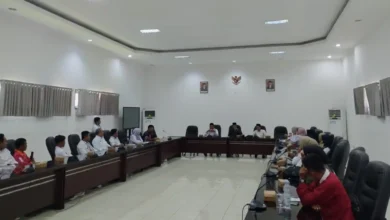 DPRD Lobar saat Rapat Dengar Pendapat bersama BKDPSDM Lobar dan Perwakilan 31 Honorer Lobar, Rabu, 5 Agustus 2026.