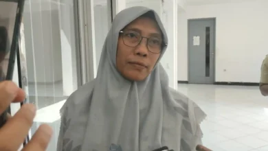 Kepala BKDPSDM Lobar, Baiq Mustika Dwi Adni saat ditanya mengenai nasib 35 PPPK Penjaga Pintu Air yang belum dibayar, Rabu, 5 Agustus 2026.