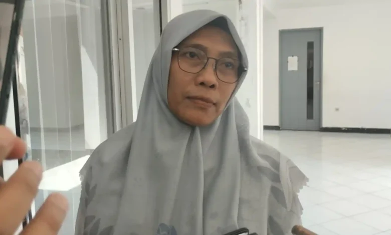 Kepala BKDPSDM Lobar, Baiq Mustika Dwi Adni saat ditanya mengenai nasib 35 PPPK Penjaga Pintu Air yang belum dibayar, Rabu, 5 Agustus 2026.
