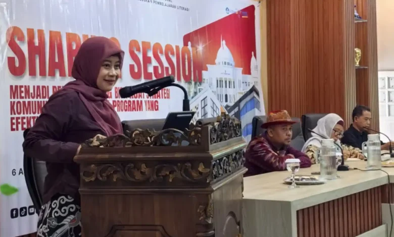 Akademisi Institut Pemerintahan Dalam Negeri (IPDN), Prof. Dr. Nurliah Nurdin saat menjadi narasumber sharing session STKIP Tamsis Bima, Kamis, 6 Agustus 2026.