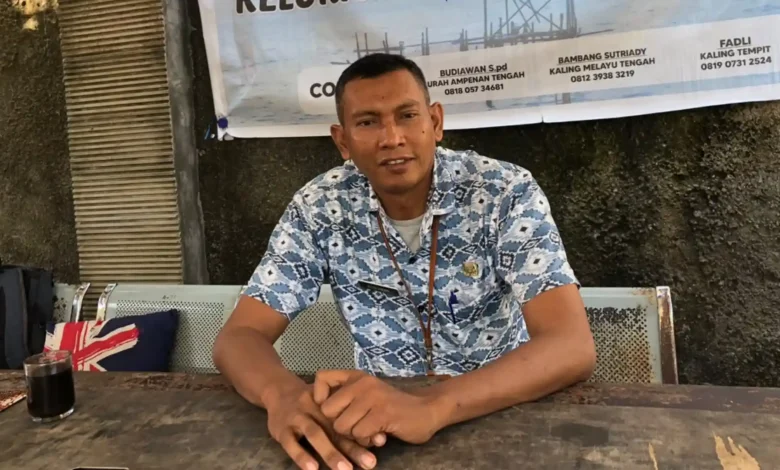 Lurah Ampenan Tengah, Kecamatan Ampenan, Kota Mataram, Budiawan S.Pd. Saat ditemui NTBSatu pada Kamis, 6 Agustus 2026.
