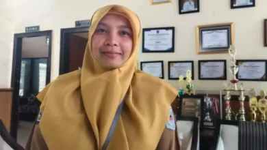 Camat Sandubaya, Henny Suyasih.