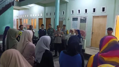 Pemerintah Kecamatan Ampenan bersama TNI dan Polri mengecek sejumlah rumah kos kawasan Kelurahan Taman Sari, Sabtu, 8 Agustus 2026.