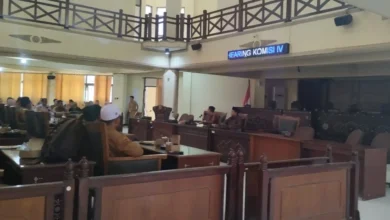 Suasana Hearing Komisi IV DPRD Lobar bersama Persatuan Guru PPPK Lobar, Senin, 10 Agustus 2026.