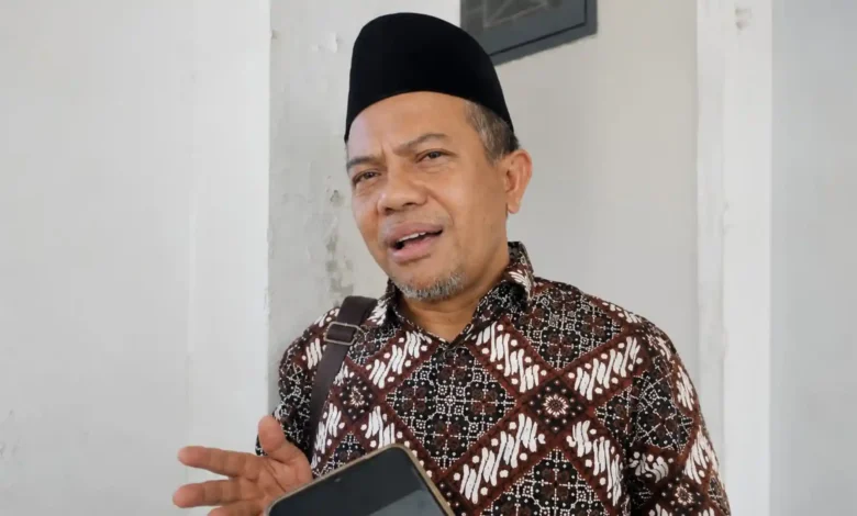 Wakil Ketua II DPRD Lobar, Abubakar Abdullah saat diwawancarai, Selasa, 11 Agustus 2026.