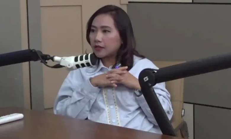 Advokat Putri Maya Rumanti saat masih menjadi tim Hotman 911 dalam siniar bersama NTBSatu.
