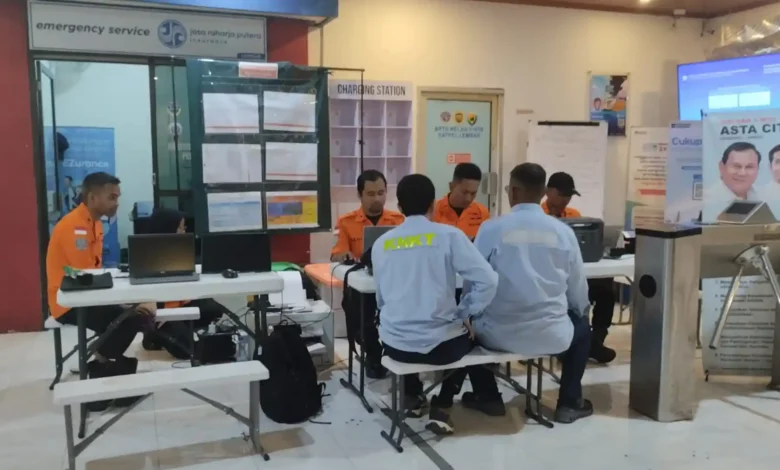 Momen KNKT dan BASARNAS saat sedang berkoordinasi, Kamis, 13 Agustus 2026, malam.