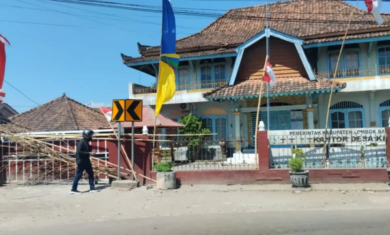 Kondisi Kantor Desa Kebon Ayu usai warga melakukan penyegelan, Rabu, 26 Agustus 2026.