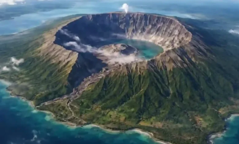 Gunung Tambora di Pulau Sumbawa NTB.