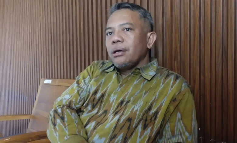 Wakil Ketua II DPRD Lobar, Abubakar Abdullah saat diwawancarai NTBSatu di ruang fraksi PKS, Rabu, 26 Agustus 2026.