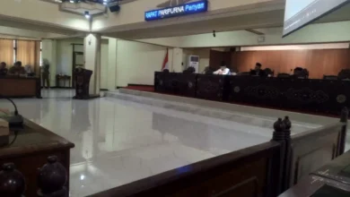 Paripurna penyerahan KUA-PPAS APBD Lobar 2027 yang diwarnai kritik terhadap Kepala OPD yang tak mau realisasi Pokir, Senin, 31 Agustus 2026.
