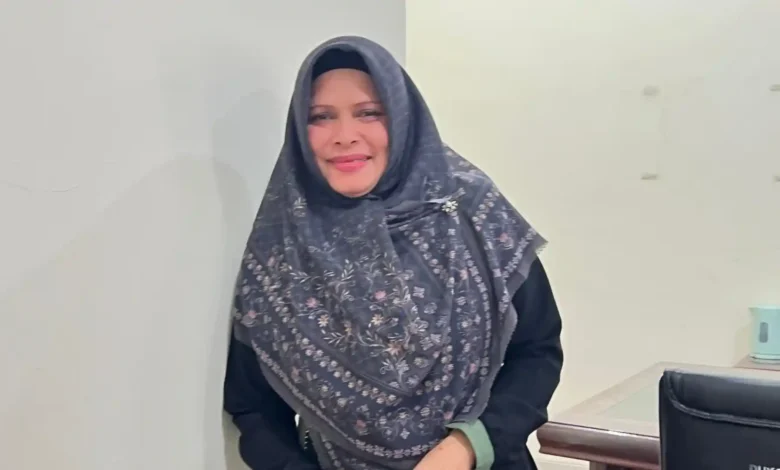 Kepala Dinas Dukcapil Kabupaten Sumbawa Barat, Ferial.