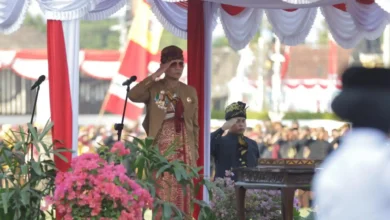 Wali Kota Mataram, Mohan Roliskana memimpin Upacara HUT Kota Mataram ke-33 Tahun di Lapangan Sangkareang, Senin, 31 Agustus 2026.