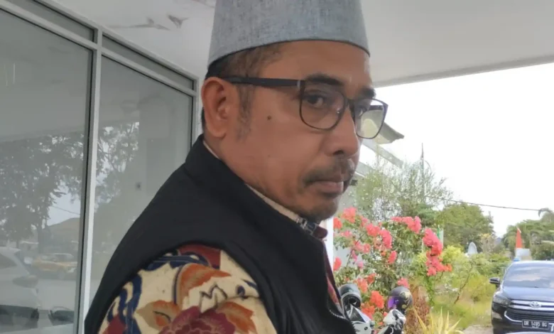 Ketua Komisi II DPRD Lobar, Husnan Wadi saat diwawancarai, Senin, 31 Agustus 2026.