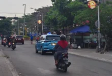 Suasana Jalan Dr. Wahidin Rembiga nampak teratur dan tidak macet saat uji coba one way system, Selasa, 18 Agustus 2026.