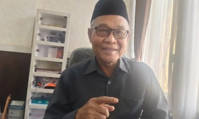 Anggota Komisi II DPRD Kota Mataram, Misban Ratmaji, diwawancarai di ruangannya, Rabu, 19 Agustus 2026.