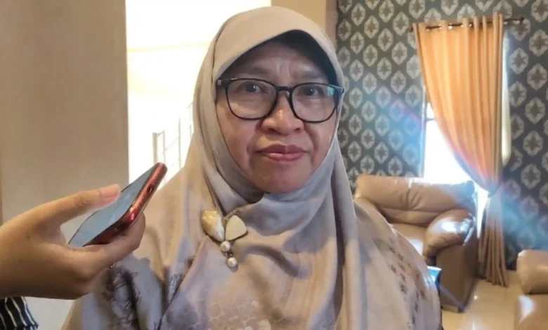 Wakil Ketua DPRD Kota Mataram, Hj. Istiningsih, diwawancarai, Rabu, 19 Agustus 2026.