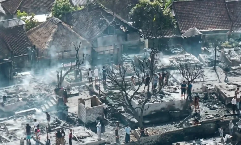 Potret Desa Sade dari tangkapan drone usai Insiden Kebakaran, Minggu, 23 Agustus 2026.
