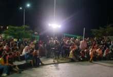 Pengunjung lokal dan mancanegara memadati Amphiteater Pasar Seni Senggigi saat penutupan Festival Senggigi, Sabtu malam, 22 Agustus 2026.