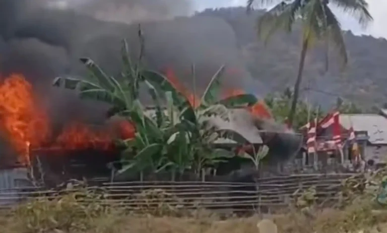 Musibah kebakaran hanguskan satu unit rumah warga di Desa Kertasari, Kabupaten Sumbawa Barat pada Senin pagi, 24 Agustus 2026.