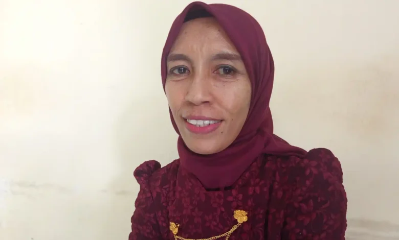 Lurah Ampenan Selatan, Erma Suryani diwawancarai beberapa waktu lalu.