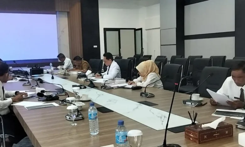 Momen tujuh peserta seleksi Sekda Lobar mengikuti tahapan penulisan makalah pada September 2026.