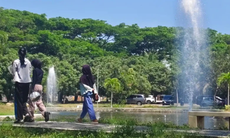 Ruang Terbuka Hijau (RTH) menjadi salah satu tempat favorit warga untuk menghabiskan waktu, salah satunya RTH Pagutan, Kota Mataram.
