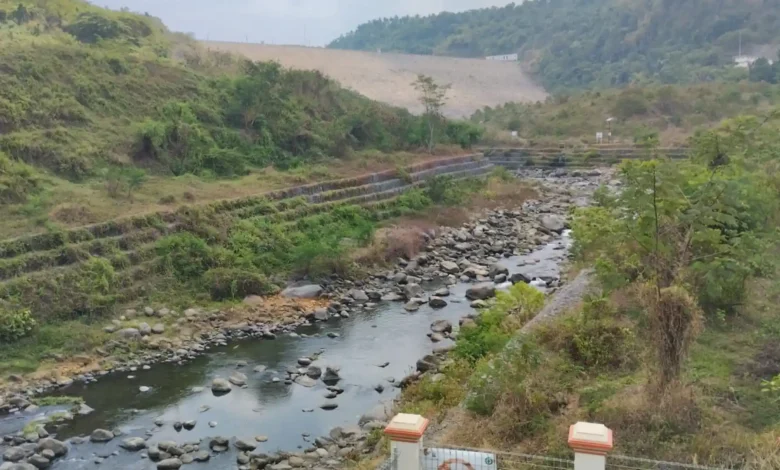 Saluran pembuangan utama bendungan Meninting yang lebarnya hampir 12 meter, Selasa, 22 September 2026.