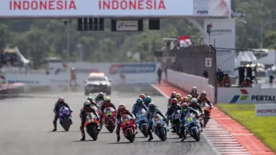 Para pembalap dunia saat start di ajang MotoGP Mandalika 2025.