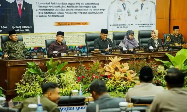 Pemkot Mataram-DPRD menghadiri penandatanganan Perubahan KUA-PPAS Kebijakan Umum Anggaran (KUA) dan Prioritas Plafon Anggaran Sementara (PPAS) 2026 di Ruang Rapat DPRD Kota Mataram, Selasa, 22 September 2026.