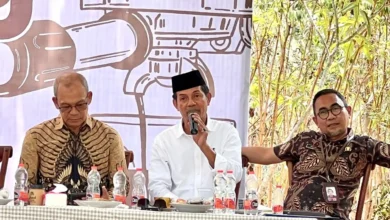 Kepala Disparpora KSB, Nurdin Rahman (tengah) saat diskusi Coffe Morning di Seteluk KSB, Kamis, 24 September 2026.