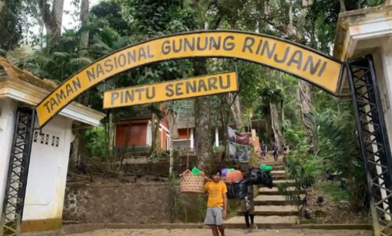 Pintu masuk pendakian Gunung Rinjani jalur Senaru.
