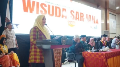 Wakil Gubernur NTB, Hj Indah Dhamayanti Putri, saat menghadiri rapat senat terbuka wisuda S1 STKIP Tamsis Bima, Sabtu, 26 September 2026.