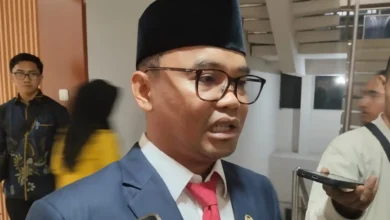 Wakil Ketua I DPRD NTB, Lalu Wirajaya saat ditanya mengenai kasus SMAN 1 Narmada, Jumat sore, 18 September 2026.