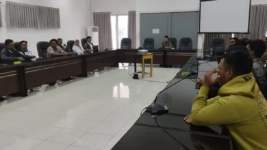Sejumlah PPPK paruh waktu penjaga pintu air Lombok Barat saat mengikuti RDP bersama Wakil Ketua II DPRD Lobar, Abubakar Abdullah, Selasa, 1 September 2026.
