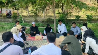 Konsolidasi Forum Advokasi Guru Non ASN Negeri Indonesia di Desa Kebon Ayu untuk membahas strategi menyampaikan aspirasi, Rabu, 2 September 2026.