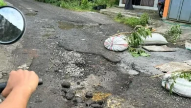 Kondisi ruas jalan penghubung Pengadang-Beraim yang akan diperbaiki.