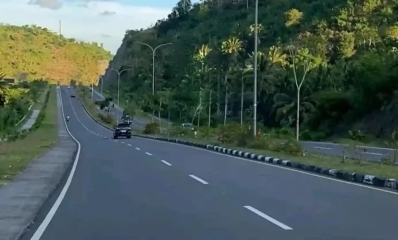 Kondisi jalan bypass menuju Kuta Mandalika Lombok Tengah. Salah satu jalan dengan kondisi terbaik di NTB.