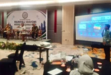 Bupati Sumbawa Barat, H. Amar Nurmansyah (kanan), memaparkan strategi transformasi kesehatan daerah pada acara Health Technology Expo 2026 di Hotel Harris FX Sudirman, Jakarta pada Jumat, 4 September 2026.