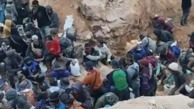Aktivitas tambang rakyat di Lantung Sumbawa beberapa waktu lalu. Salah satu titik tambang tanpa izin di sana diinformasikan menelan korban jiwa 3 orang meninggal.