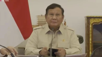 Prabowo saat melangsungkan rapat terbatas virtual bersama kepala daerah seluruh Indonesia terkait penanganan bencana alam pada Senin, 7 September 2026.