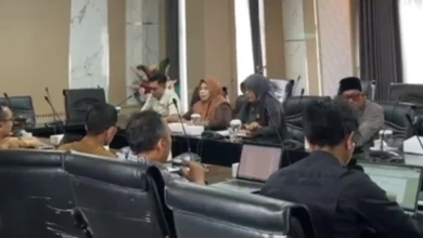 Rapat Komisi IV DPRD Kota Mataram bersama IDI dan LPA Kota Mataram membahas dugaan aborsi ilegal uang dilakukan okum dokter berinisial IKS di Ruang Rapat Dewan Kota Mataram, Senin, 7 September 2026.