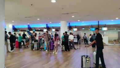 Para penumpang saat antre di tempat cek in keberangkatan di BIZAM pada Senin, 7 September 2026.