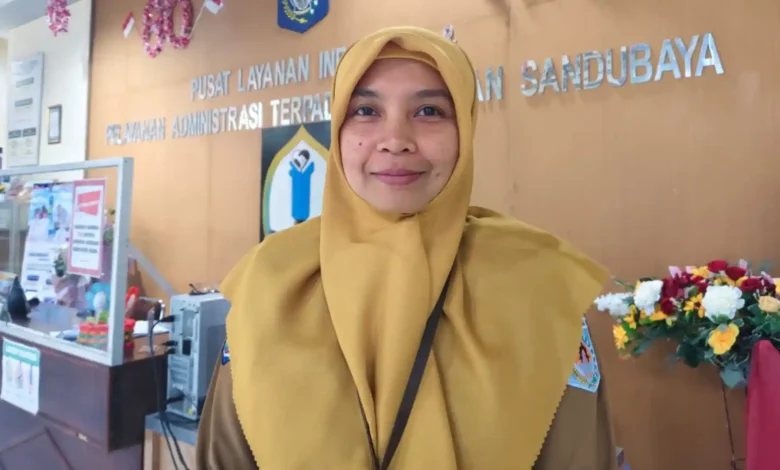 Camat Sandubaya, Henny Suyasih.